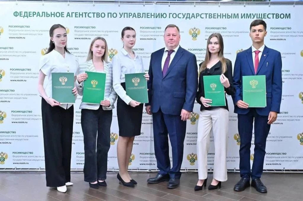 Алексей Пономарев подписал договоры о целевом обучении